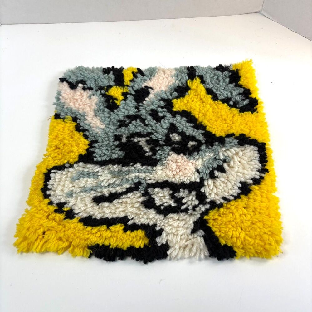 Handmade Vintage Bugs Bunny Latch Hook Square Retro Looney Tunes Shag Wall Decor